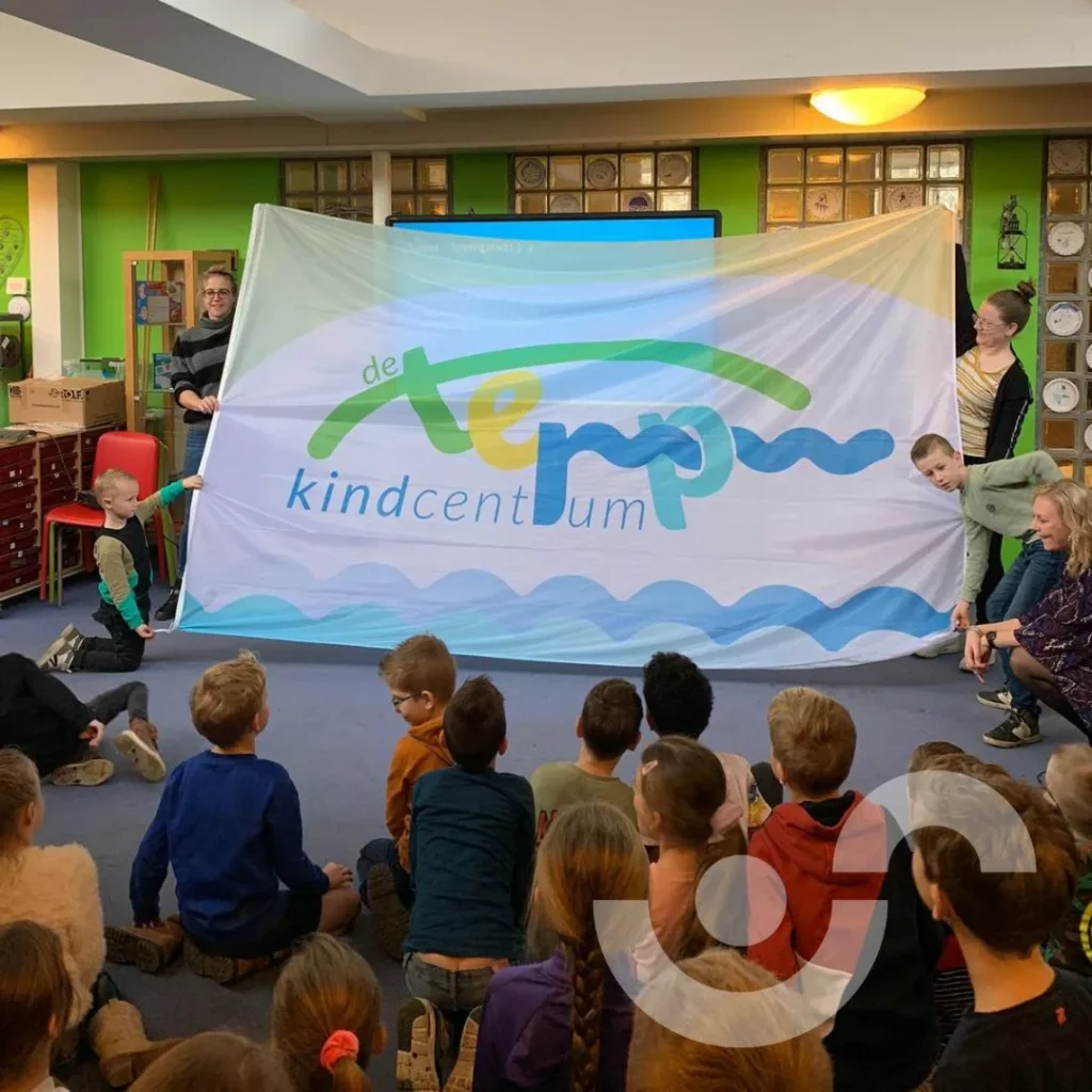 ONTHULLING LOGO KINDCENTRUM DE TERP